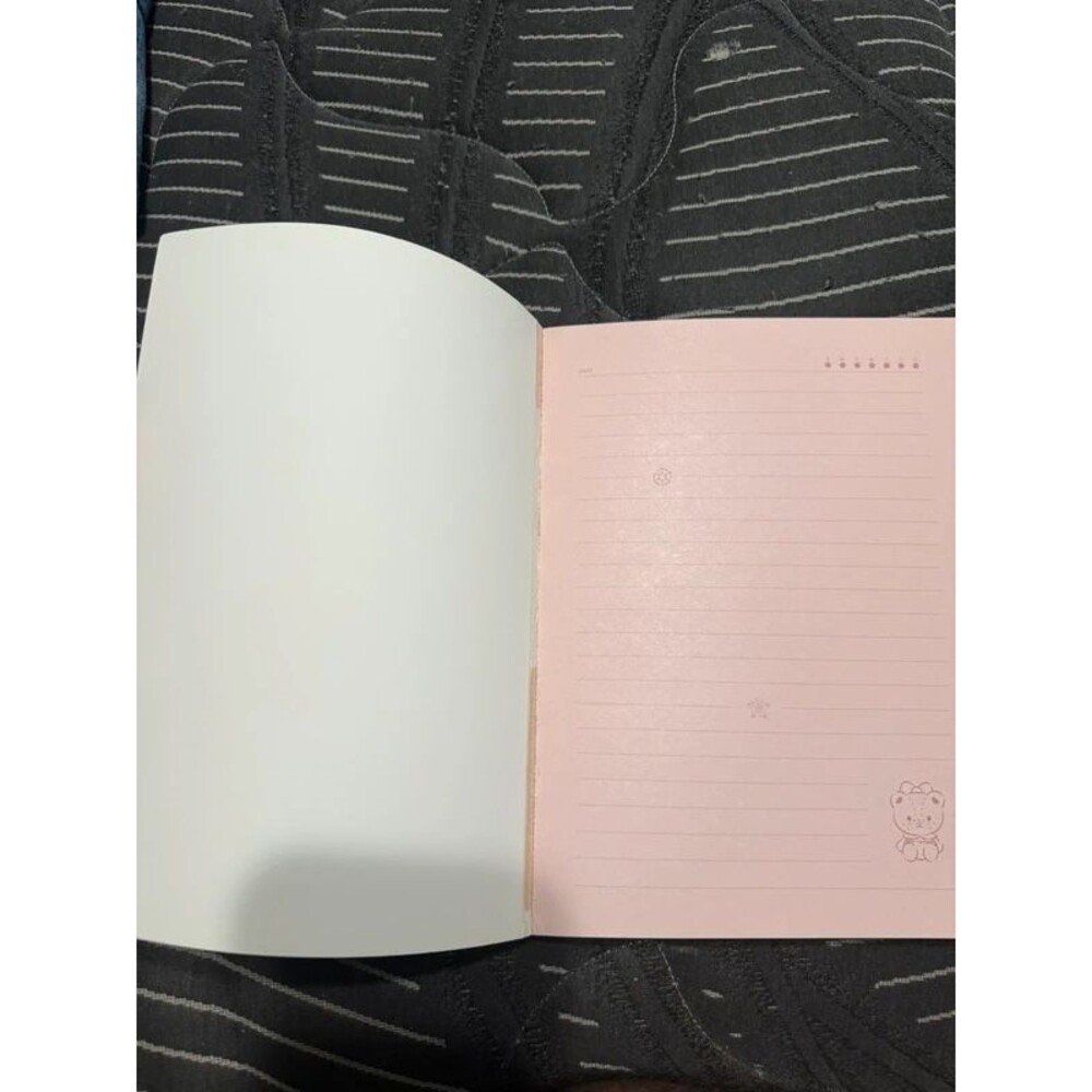 Hello Kitty MInoso Notebook - Picture 2 of 5
